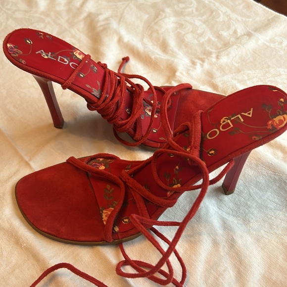 ALDO stilettos Red suede tie up - Picture 2 of 5